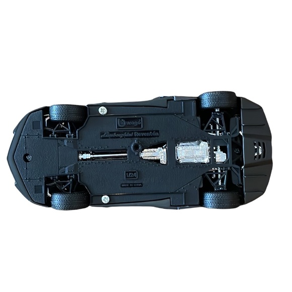 Lamborghini Reventón 1:24 scale model car by burago Matte Black - Picture 4 of 7